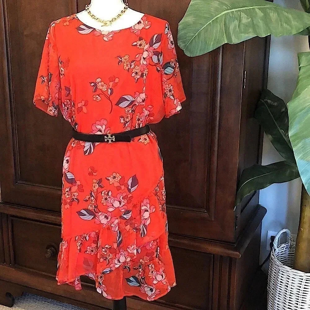 𝅺A. New.‎ Day red flower dress size medium